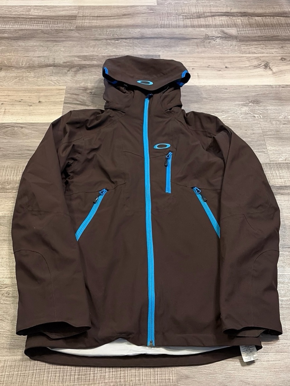 Oakley Brown Ski Jacket with Blue Zippers